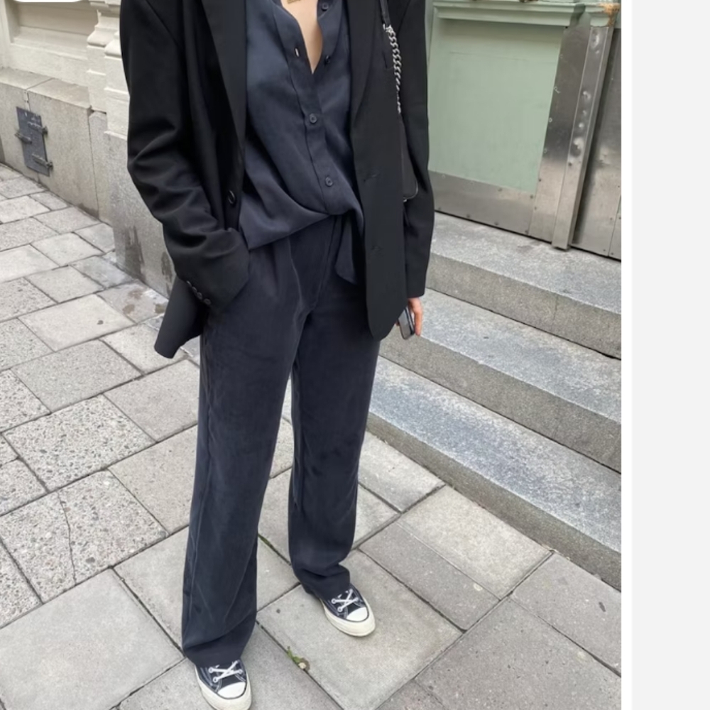 Women's Black Wide-Leg Pants - Classic Tailored Style